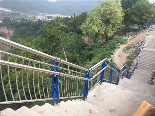 忻州不锈钢复合管护栏的特点与优势