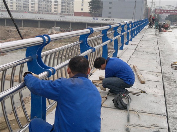 忻州不锈钢桥梁护栏除锈维护的重要性及其方法