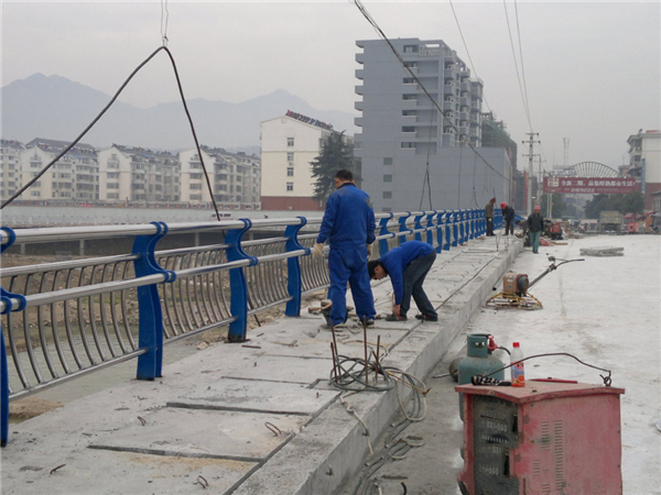 忻州不锈钢复合管护栏常见问题及解决方案